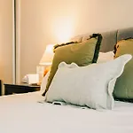 Modern 2 Bed With Parking Apartamento