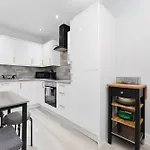 Modern Sleeps 6 Apartamento