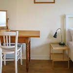 Bright Spacious 2 Bedroom In Stockbridge Edinburgh