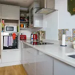 Bright Spacious 2 Bedroom In Stockbridge
