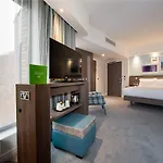 Hotel Hampton By Hilton West End