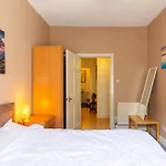 Charming 2bd Flat 10 Minutes To Castle