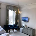 West Coates Mansion 호텔 4*