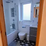 Kwatera prywatna Cosy Guest In A Family With Private Bathroom And Free Parking Edynburg