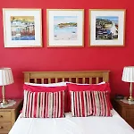 Gladstone House 4*
