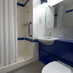 Travelodge Hotel 3*
