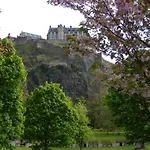 Sonas Konukevi Edinburgh