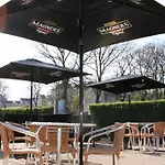 Hostel Victoria Park House