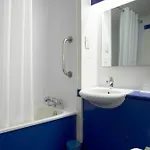 מלון Travelodge 3*