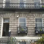 Pensión Adelphi