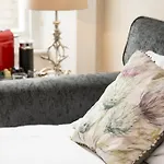 Luxury New Town 1 Bed 아파트 *