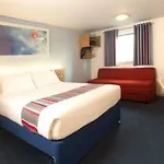 Travelodge Airport 酒店