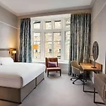Hilton Carlton Hotel