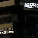 Parliament Sq *