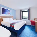 Travelodge Queen Street Hotel 3*