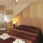 Arden Guest House, Craigmillar Castle Edinburgh