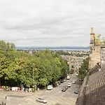 The Spires Szálloda