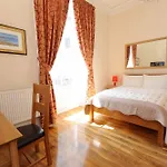Edinburgh City Suites Ξενοδοχείο με διαμερίσματα 4*