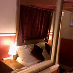 Отель The Valentine - Townhouse - Adults Only Эдинбург