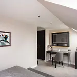 Hill Place Otel 4*