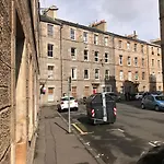 Centre Escape With Private Garden Edinburgh