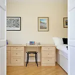 West Bow - Comfy 2 Bed On West Bow Overlooking Grassmarket إدنبرة