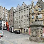 West Bow - Comfy 2 Bed On West Bow Overlooking Grassmarket شقة *