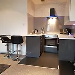 Apartament Modern Broughton - Walk To Centre And St Quarter