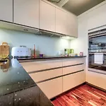 شقة Modern Flat With Fantastic Views By The Royal Mile *