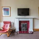 Apartment 3 Bed Overlooking Meadows Park Edinburgh