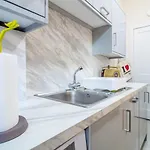 Stylish & Charming Retreat For 2- Centre! - Pass The Keys Apartment
