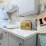 Stylish & Charming Retreat For 2- Centre! - Pass The Keys * Edinburgh