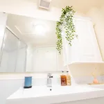 Stylish & Charming Retreat For 2- Centre! - Pass The Keys *