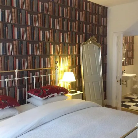 A In The City - West Guest house