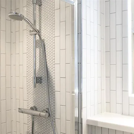 Point A Haymarket 3*