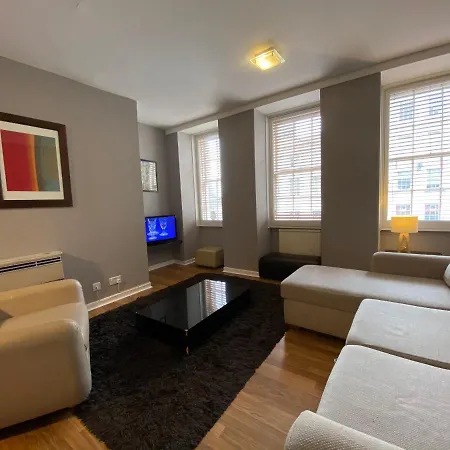 Innercitylets - Royal Mile Apartment *