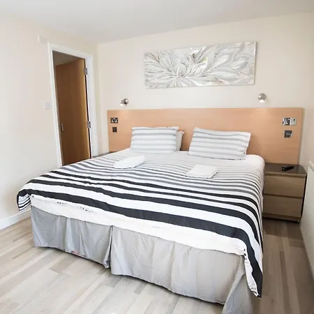 Apartament Lochend Serviced Edynburg