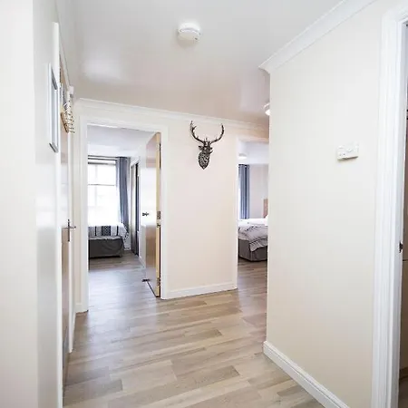 Apartament Lochend Serviced Edynburg