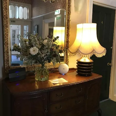 Playfair House 3*