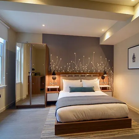 Heeton Concept Queen Street Aparthotel 4*