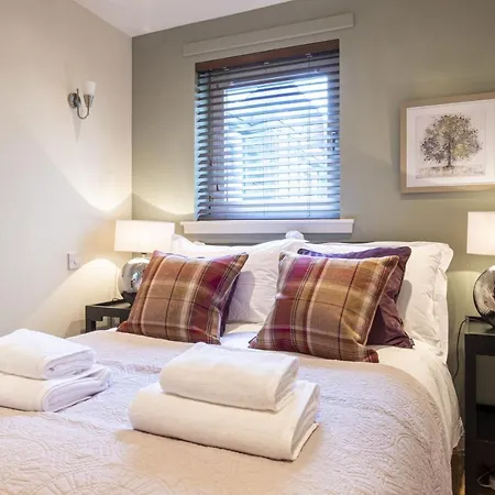 The Rock View Old Town 2-bedroom Terrace Lift Parking