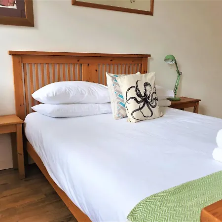 Canongate - Spacious And Historic 2 Bed Flat On Royal Mile *