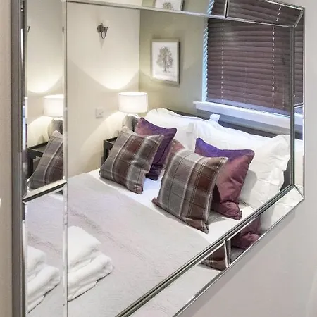 The Rock View Old Town 2-bedroom Terrace Lift Parking