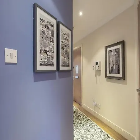 The Rock View Old Town 2-bedroom Terrace Lift Parking *