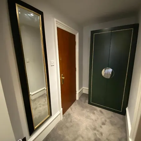 No6 West Coates 3* Edinburgh