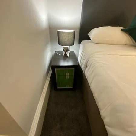 Hotel No6 West Coates 3*