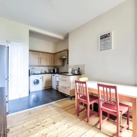 公寓 Guestready - Vibrant Leith Flat For 3 People - Cosy Great Location!