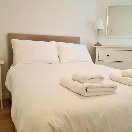 Roseneath Place - Lovely 2 Bed Near Meadows With Private Parking Apartamento *