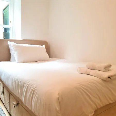 Roseneath Place - Lovely 2 Bed Near Meadows With Private Parking * Edimburgo