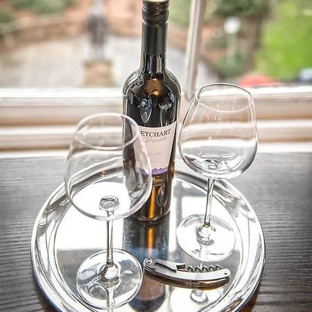 ホテル & Picardy Place